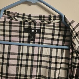 Torrid Black and White Plaid Top with Pinnkish Purple Accents